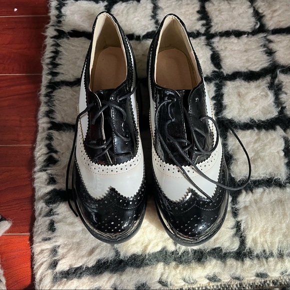 Italian Leather Lug Sole Saddle Shoes sz 10 - Picture 2 of 4